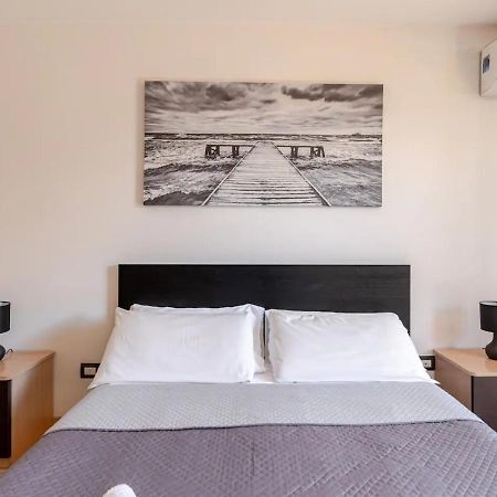 Garden Villa - Free Parking, Wi-Fi E Netflix Fiumicino Zewnętrze zdjęcie